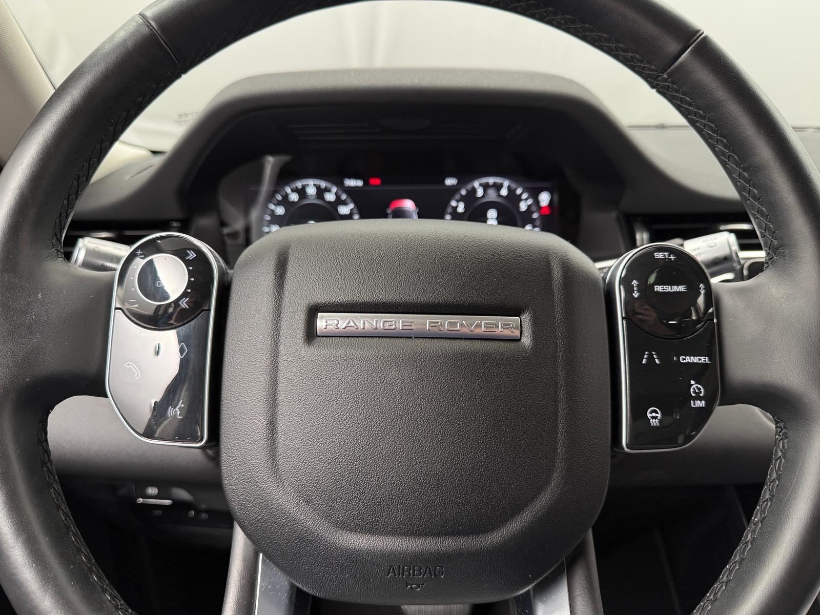 Thumbnail: 2020 Land Rover Range Rover Evoque - 4