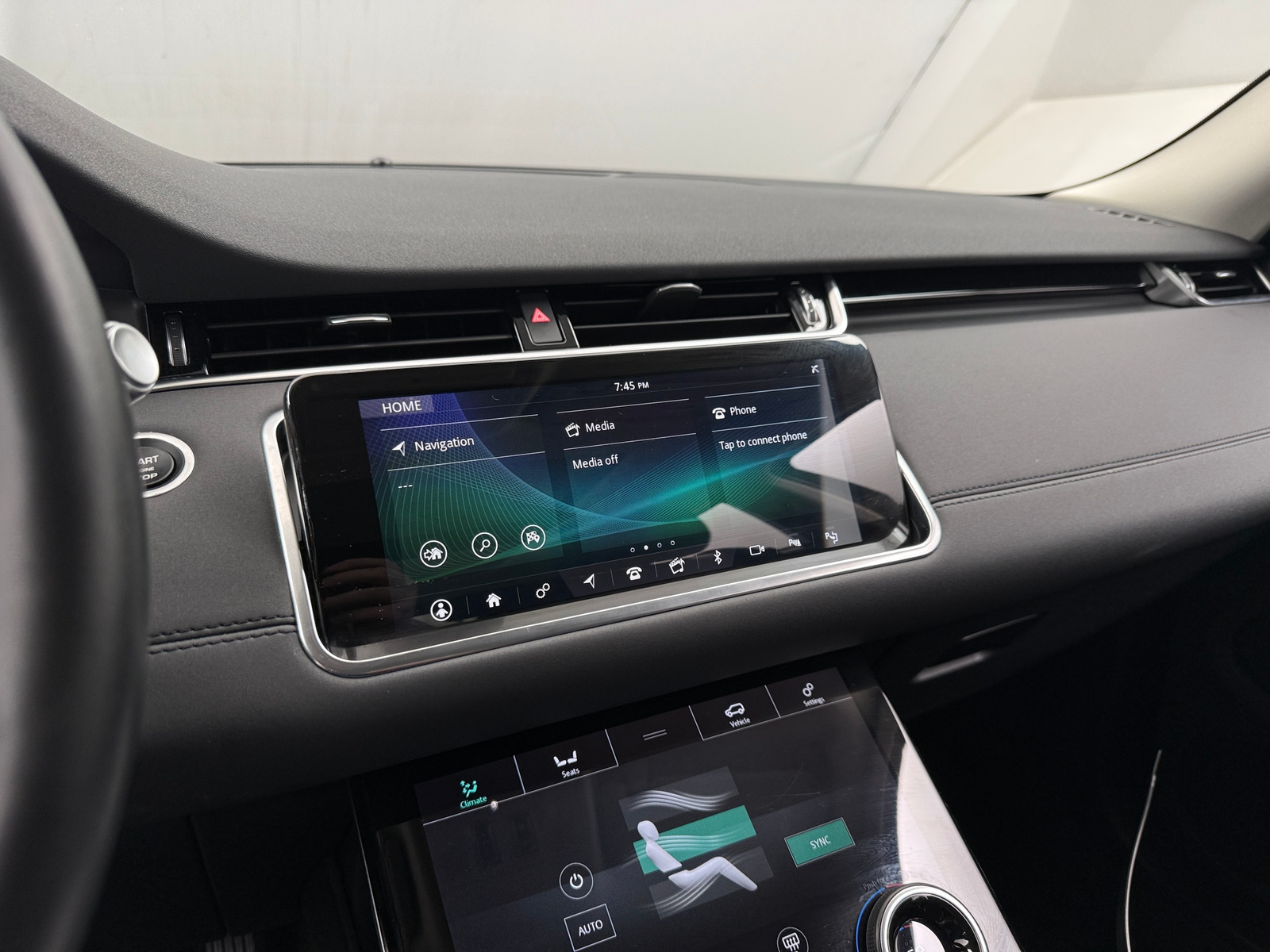 Thumbnail: 2020 Land Rover Range Rover Evoque - 3