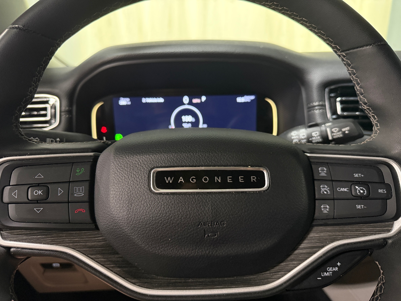 Thumbnail: 2023 Jeep Wagoneer - 4