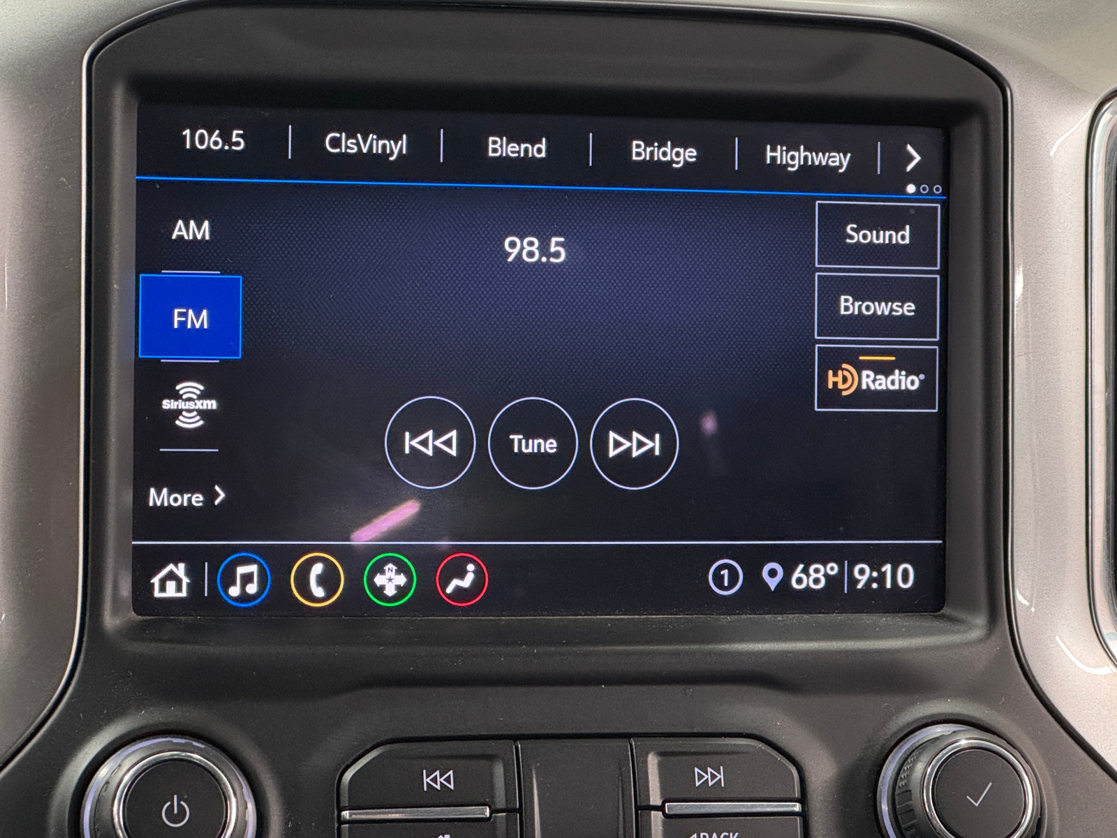 Thumbnail: 2020 Chevrolet Silverado 1500 - 4