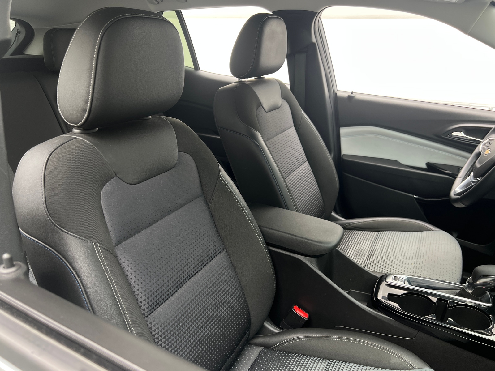 Thumbnail: 2025 Chevrolet Trax - 2