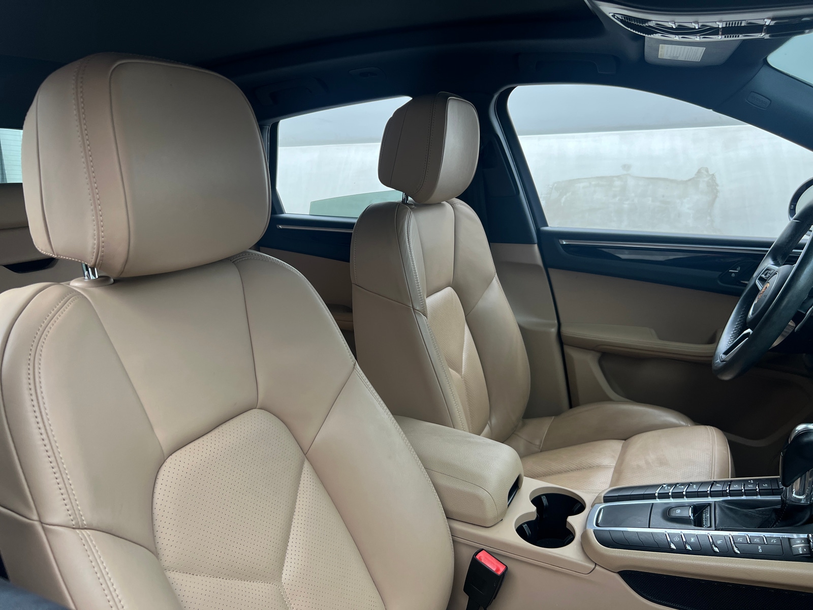 Thumbnail: 2020 Porsche Macan - 2