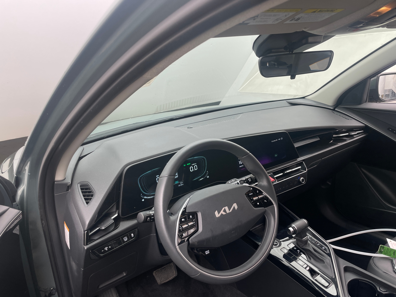 Thumbnail: 2023 Kia Niro - 3