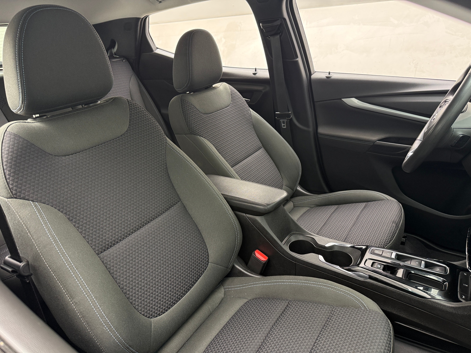 Thumbnail: 2023 Chevrolet Bolt EUV - 2