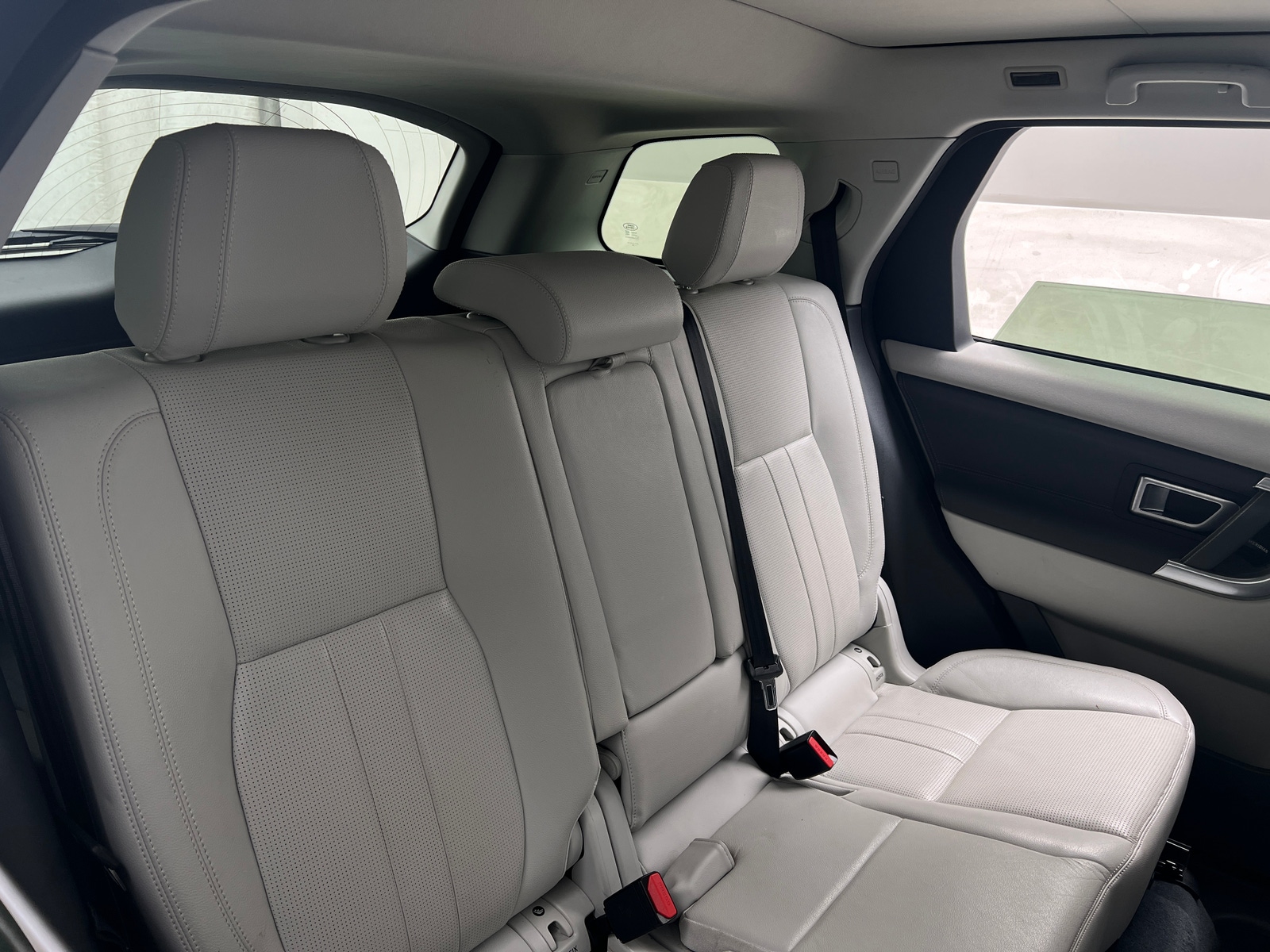 Thumbnail: 2019 Land Rover Discovery Sport - 5