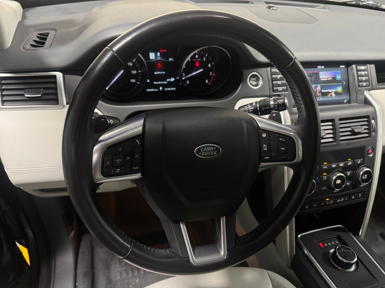 Thumbnail: 2019 Land Rover Discovery Sport - 4