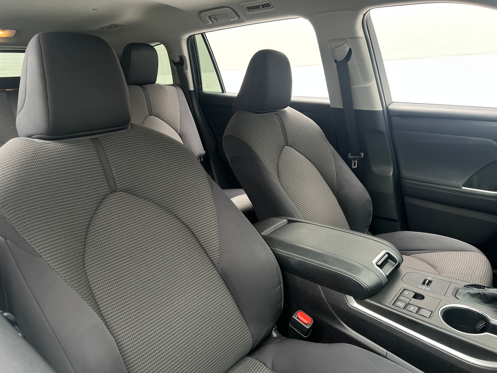 Thumbnail: 2025 Toyota Highlander - 2