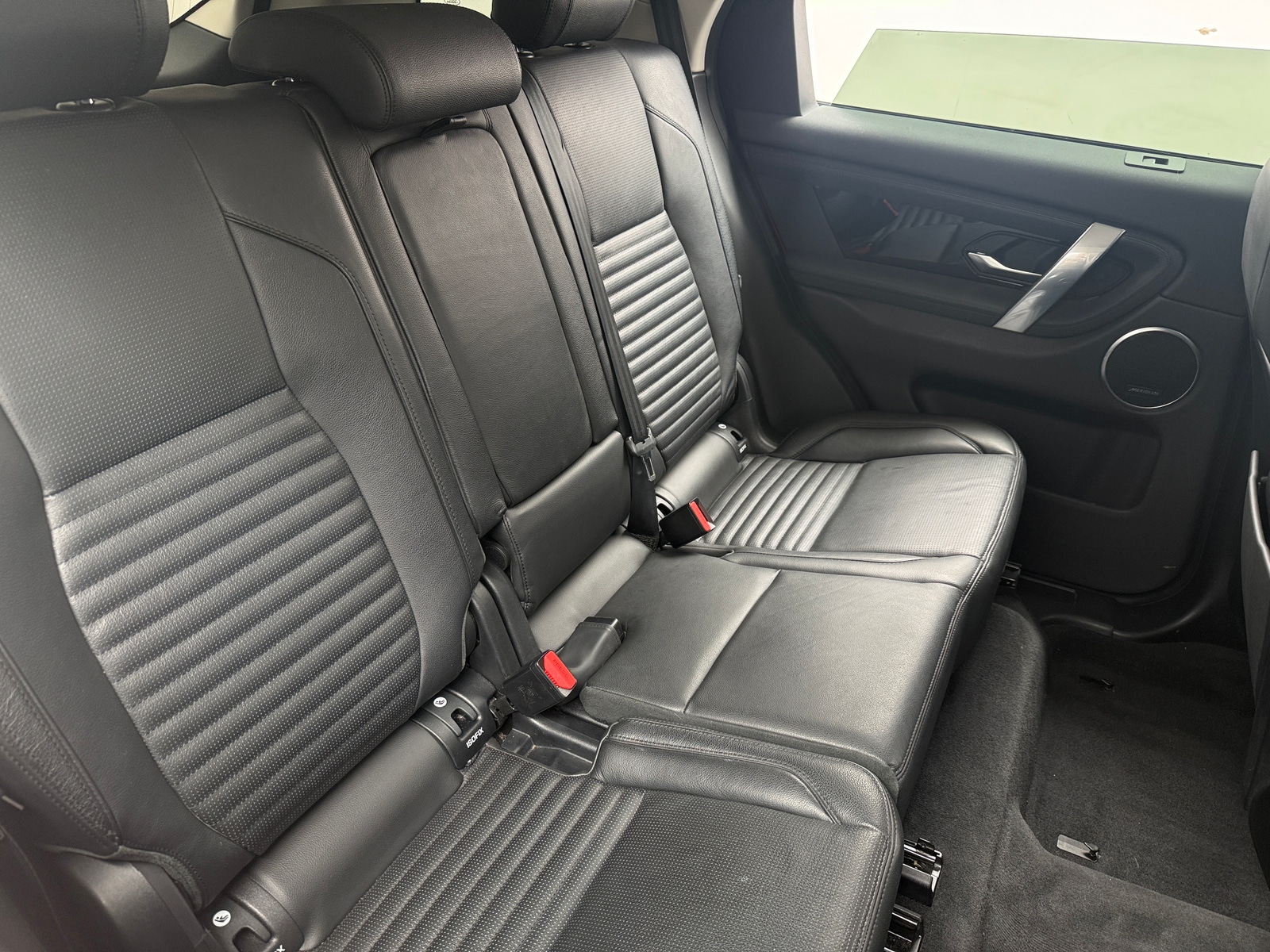 Thumbnail: 2020 Land Rover Discovery Sport - 5