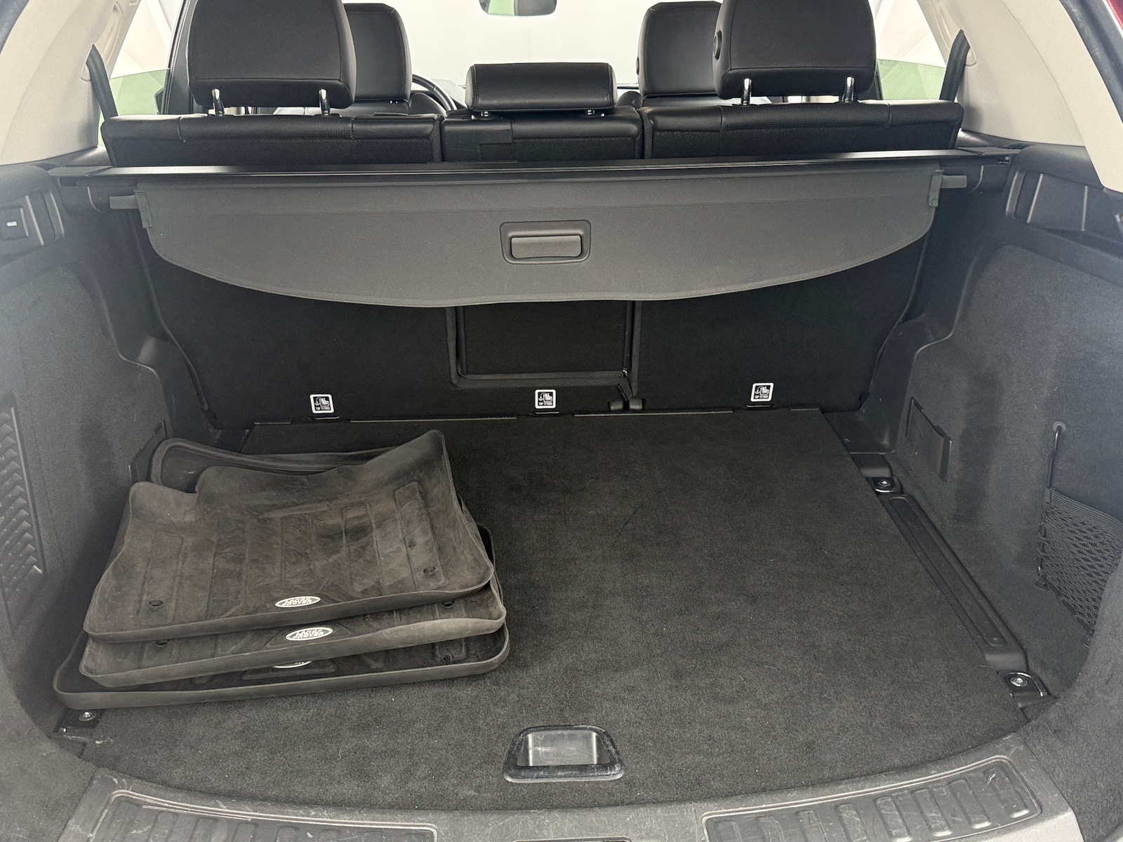 Thumbnail: 2020 Land Rover Discovery Sport - 6