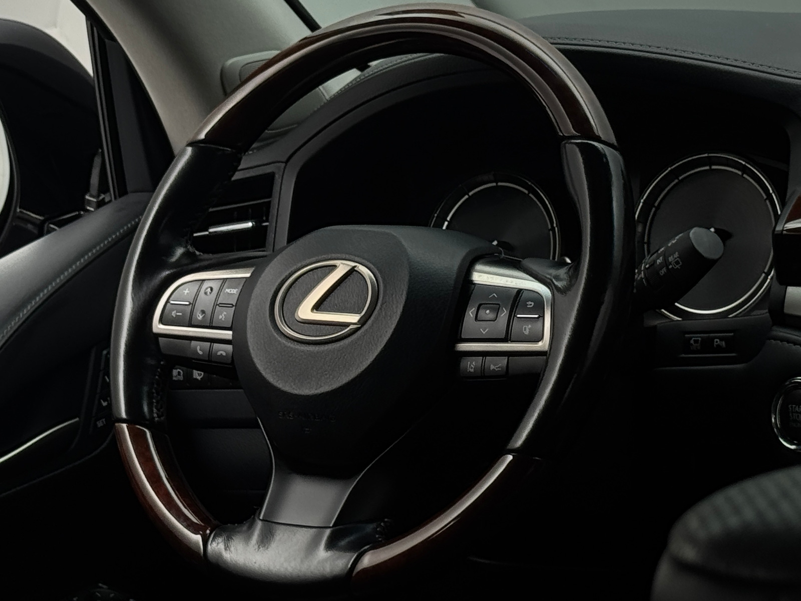 Thumbnail: 2018 Lexus LX - 4
