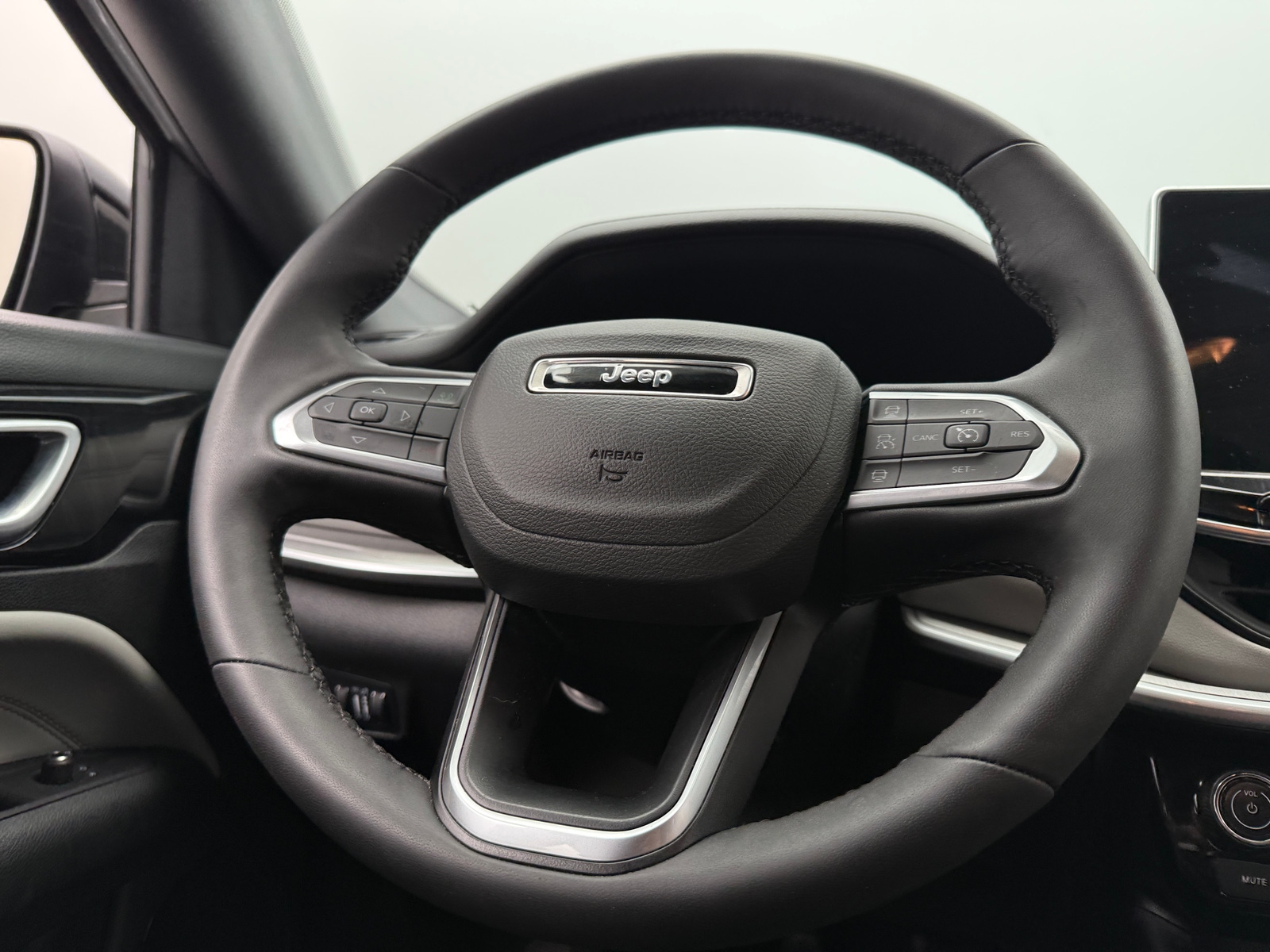 Thumbnail: 2025 Jeep Compass - 4