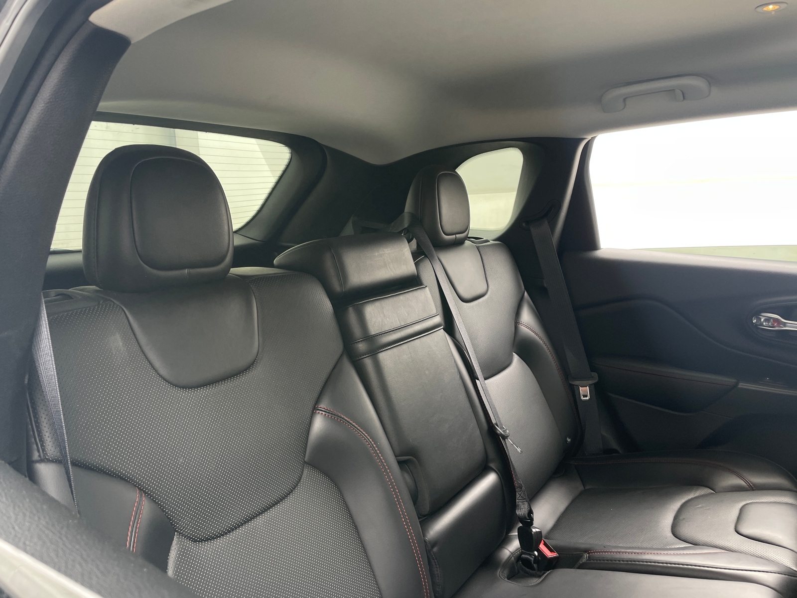 Thumbnail: 2019 Jeep Cherokee - 5