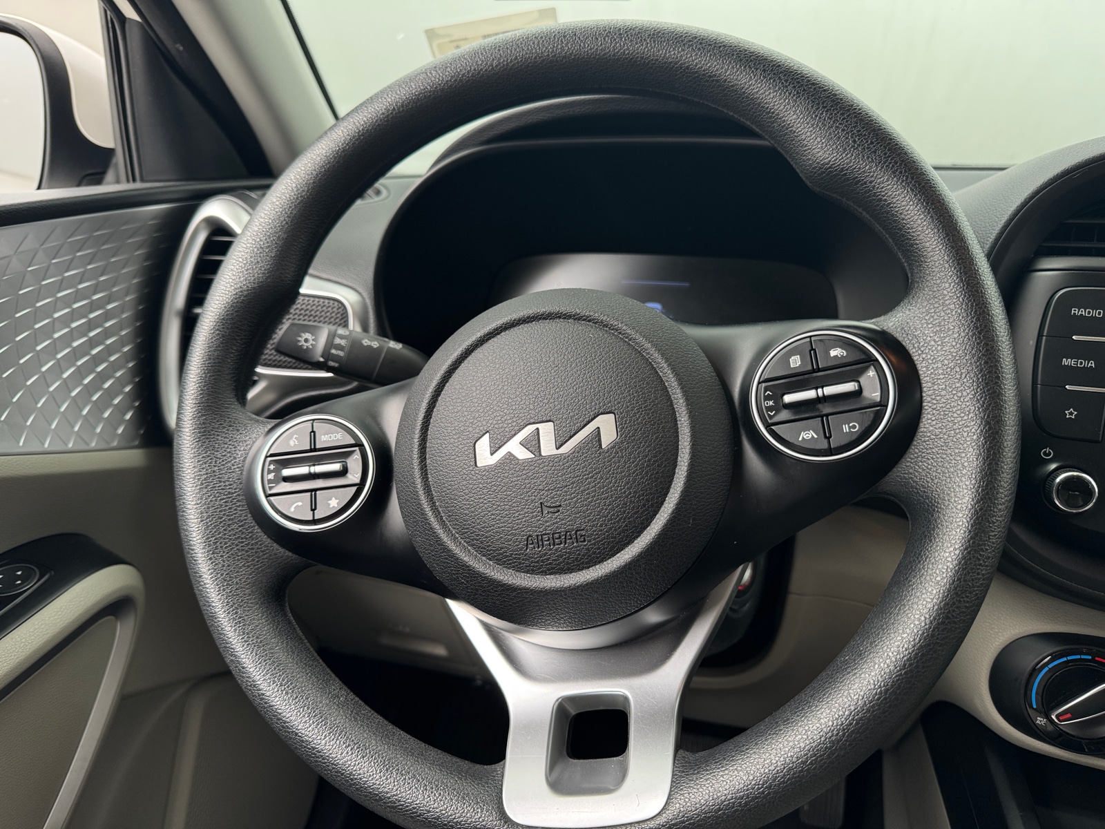 Thumbnail: 2023 Kia Soul - 5