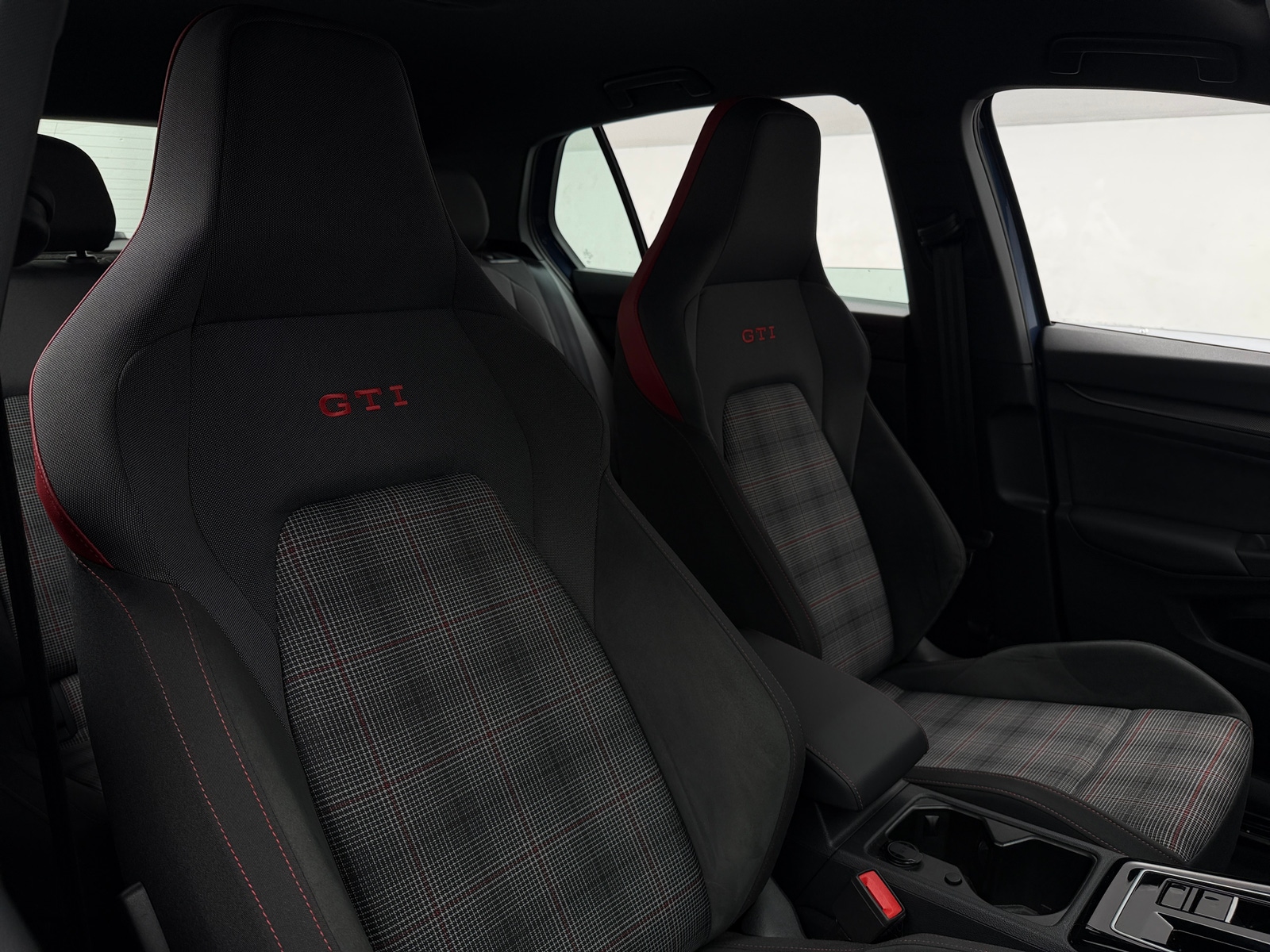 Thumbnail: 2025 Volkswagen Golf - 2