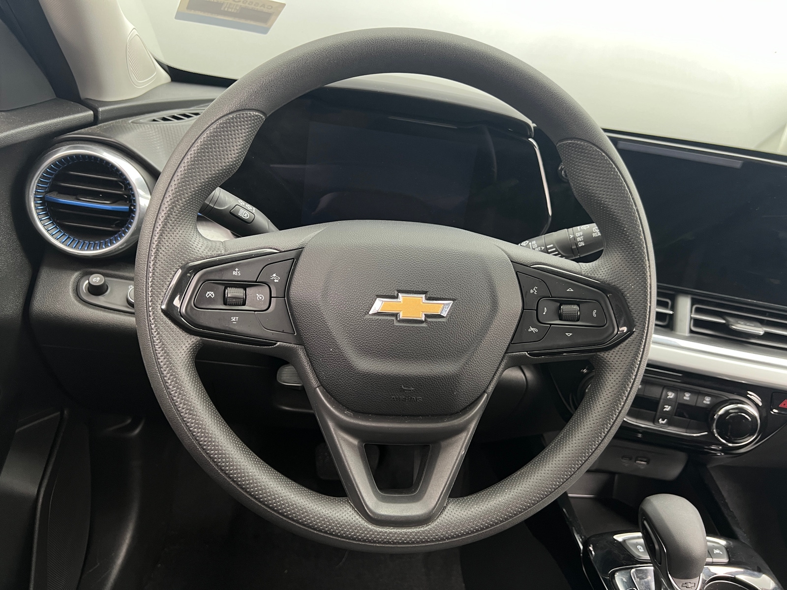 Thumbnail: 2025 Chevrolet Trax - 5