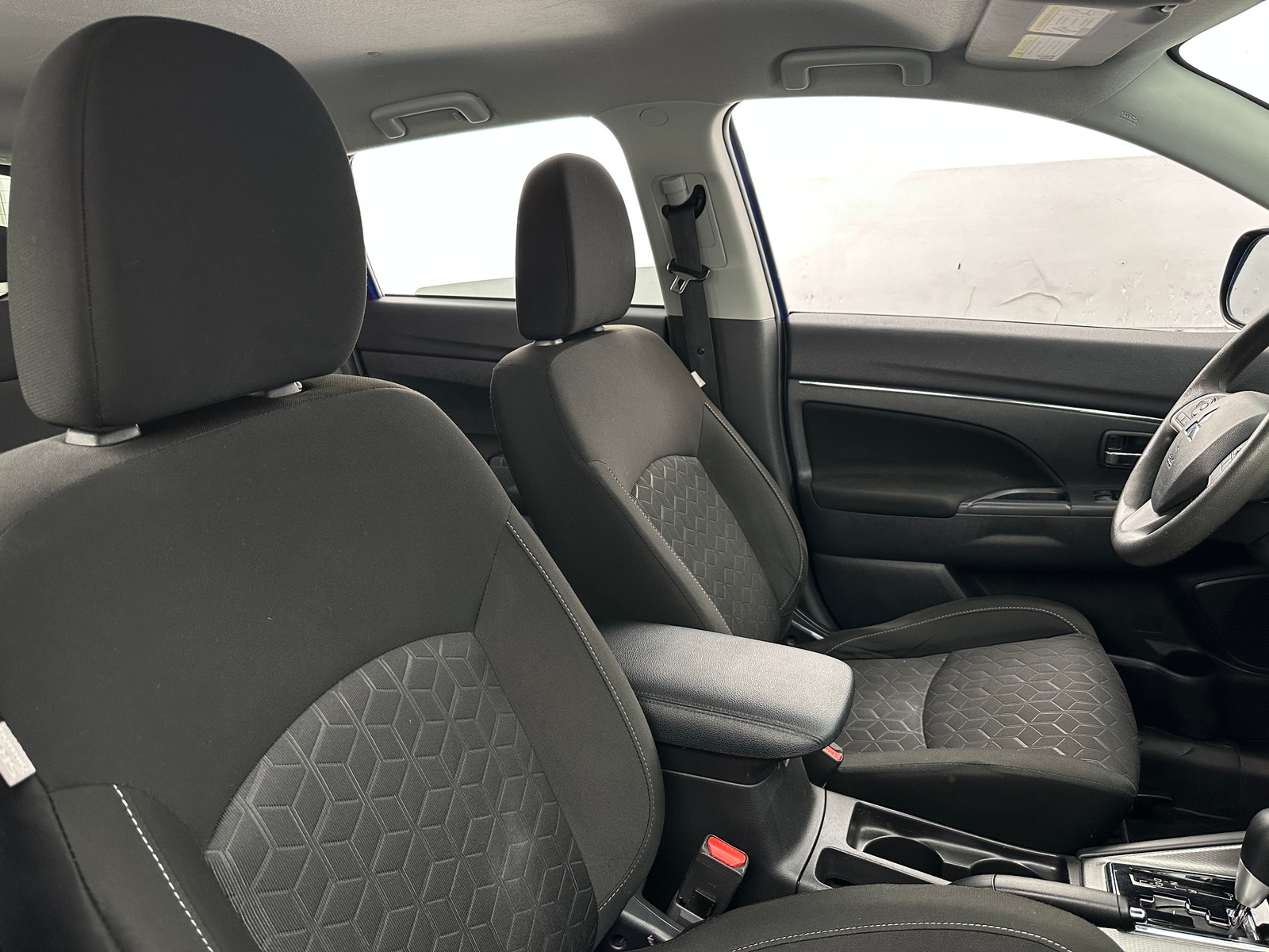 Thumbnail: 2020 Mitsubishi Outlander Sport - 2