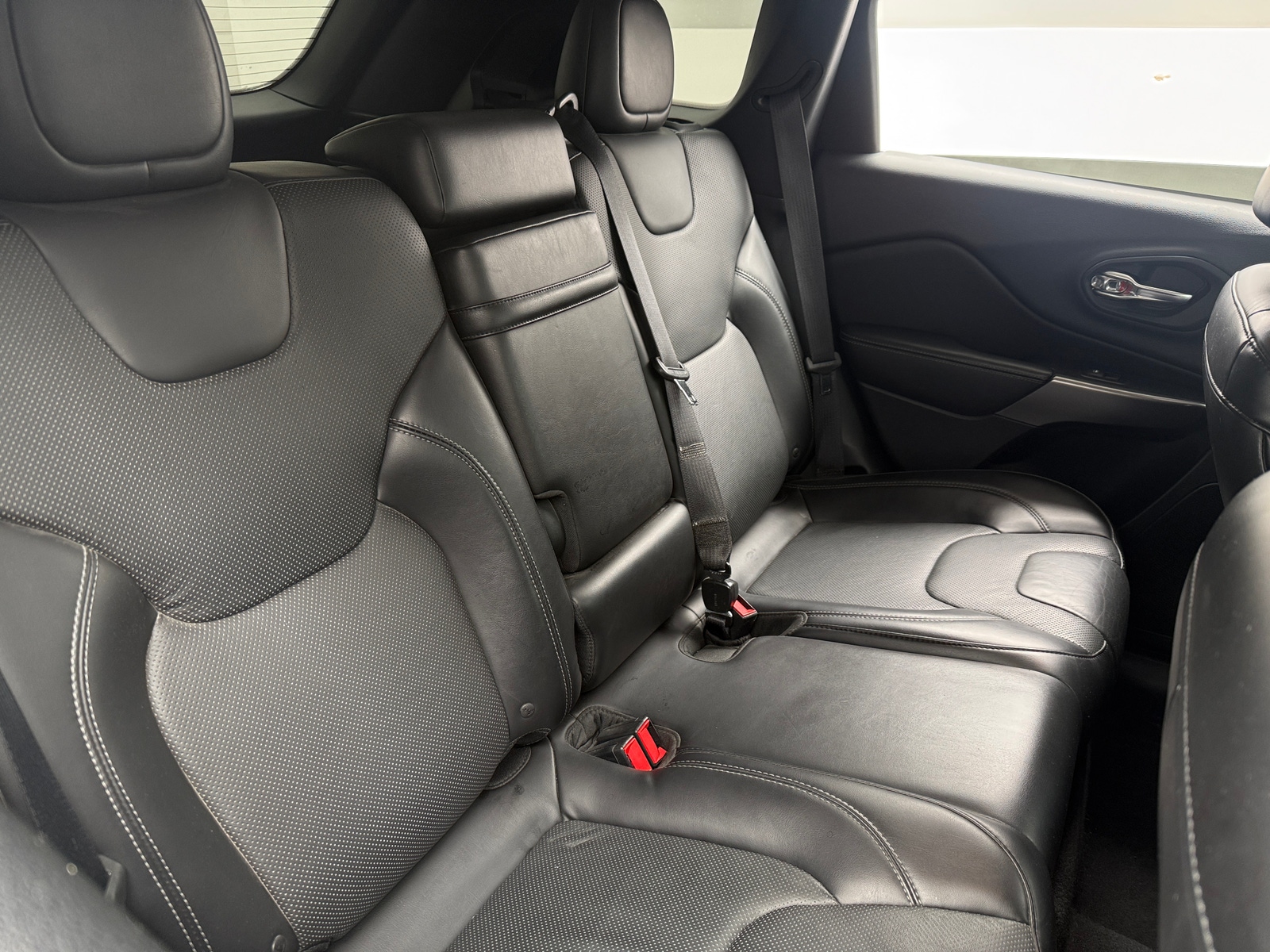 Thumbnail: 2019 Jeep Cherokee - 5