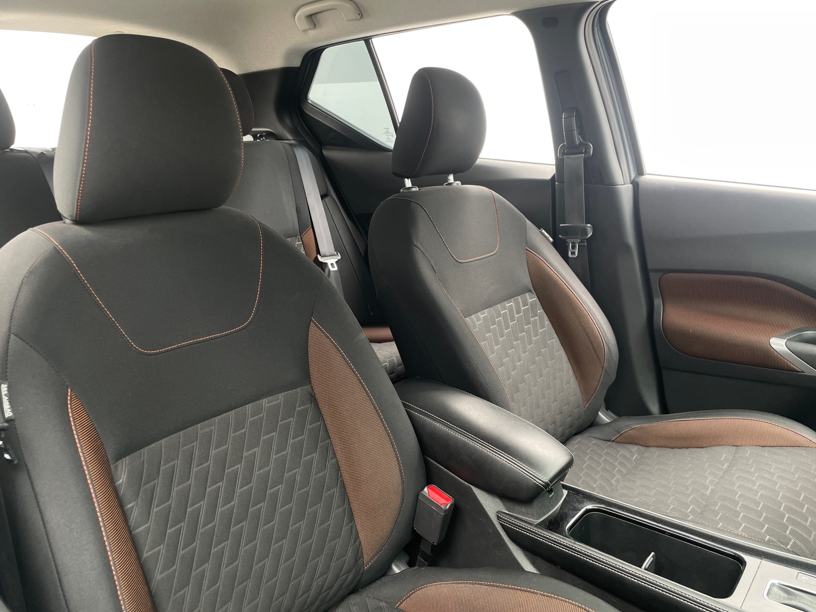 Thumbnail: 2021 Nissan Kicks - 2