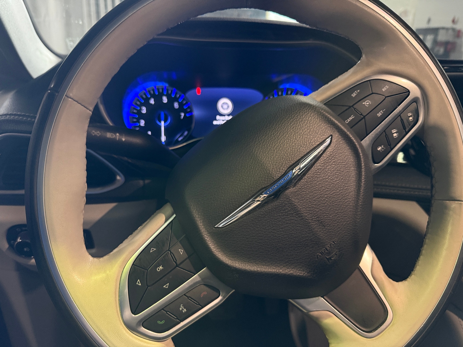Thumbnail: 2021 Chrysler Pacifica - 4