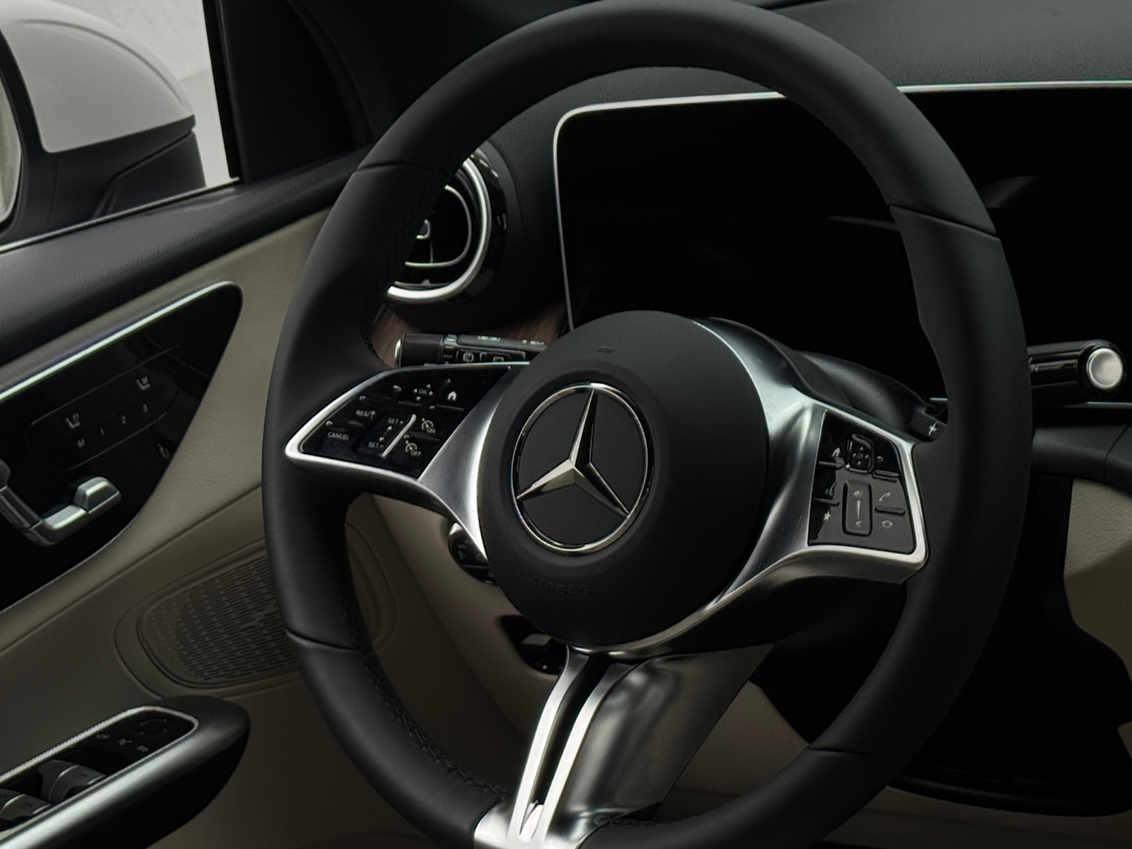 Thumbnail: 2026 Mercedes-Benz GLC - 4