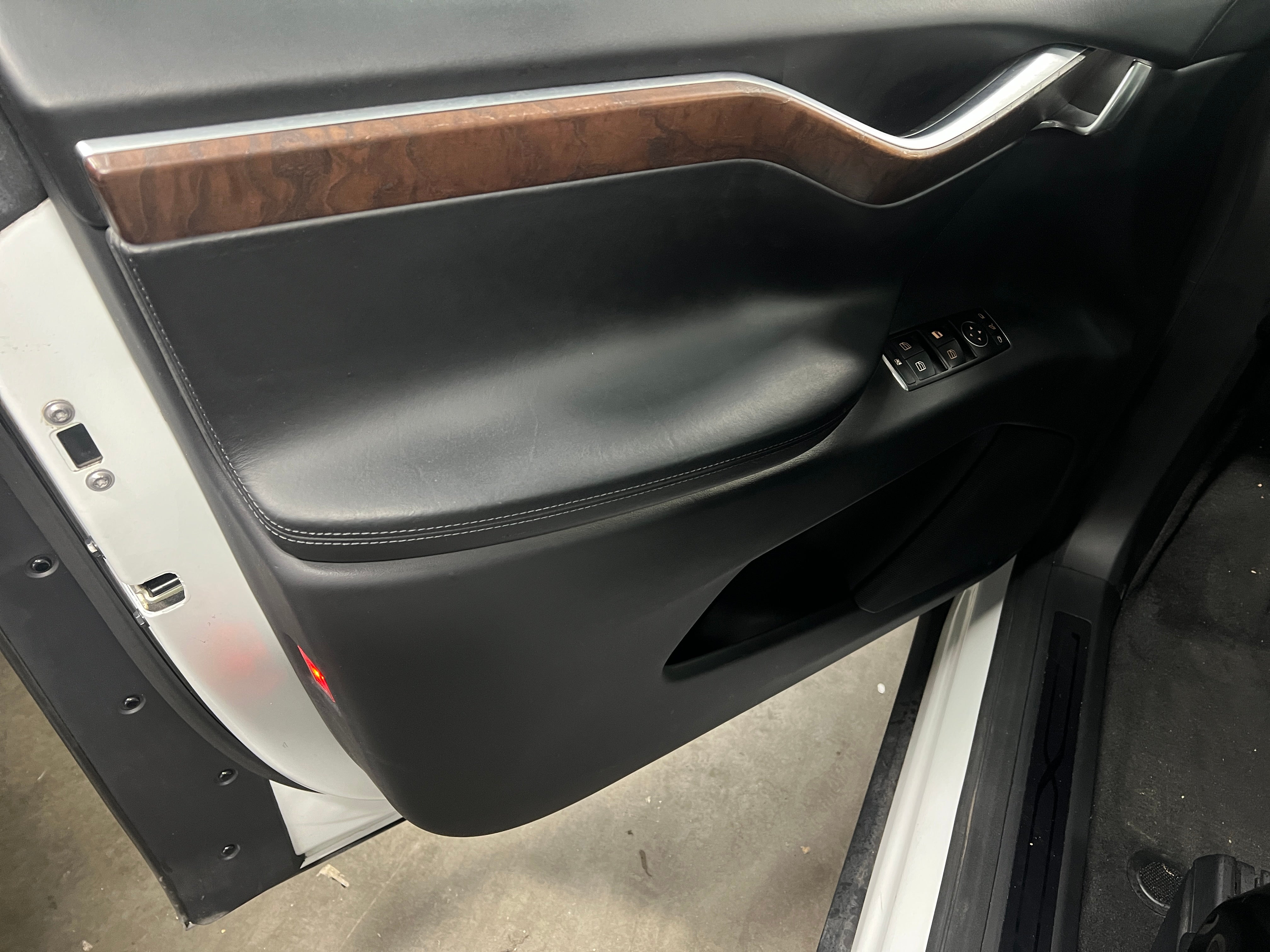2016 Tesla Model X P90D - Photo 10
