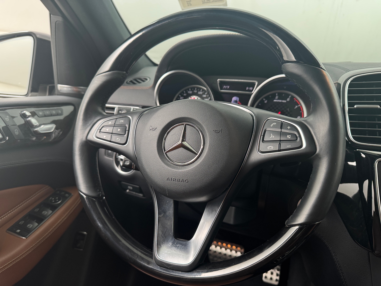 Thumbnail: 2018 Mercedes-Benz GLE - 4