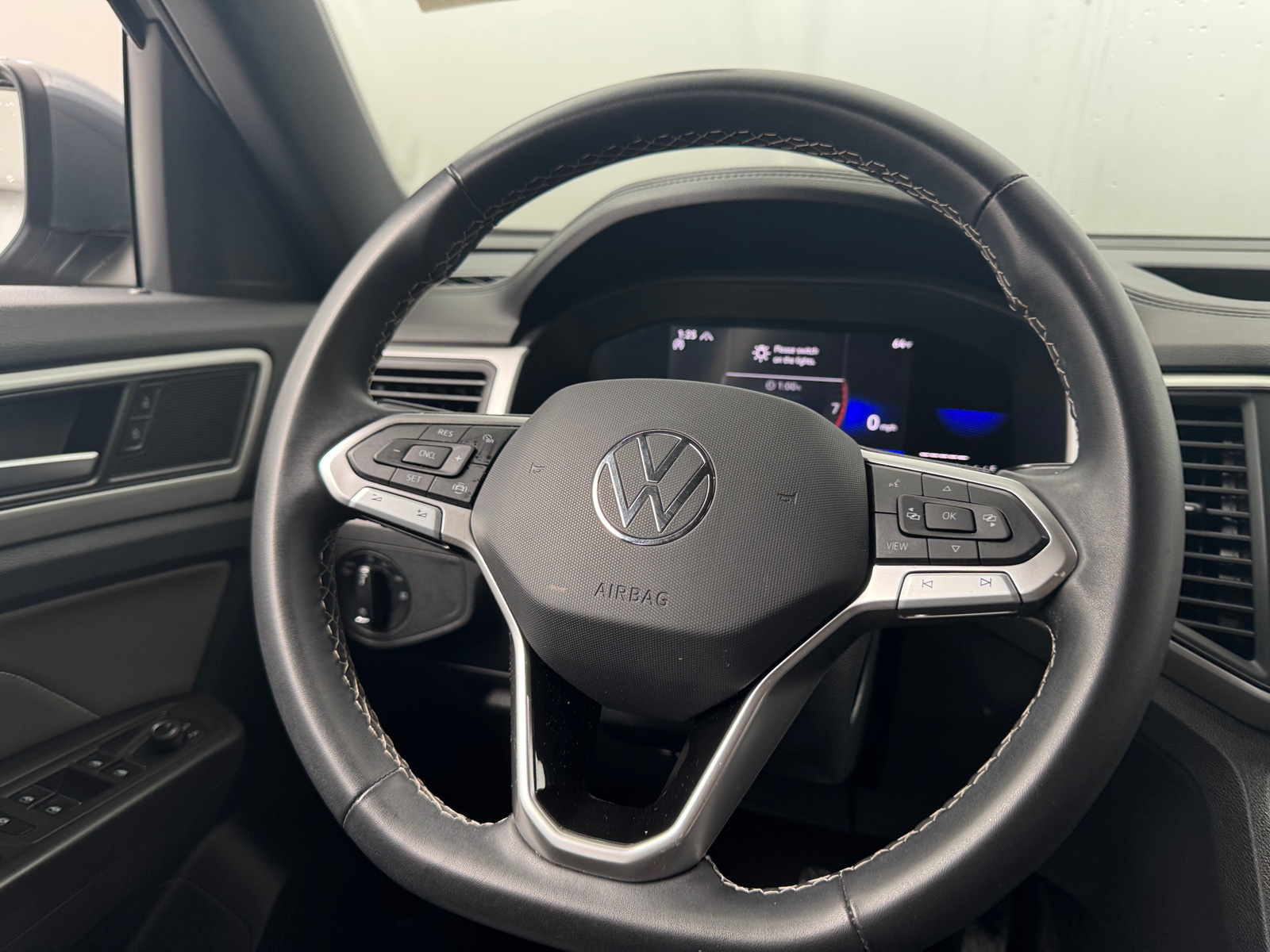 Thumbnail: 2023 Volkswagen Atlas - 4