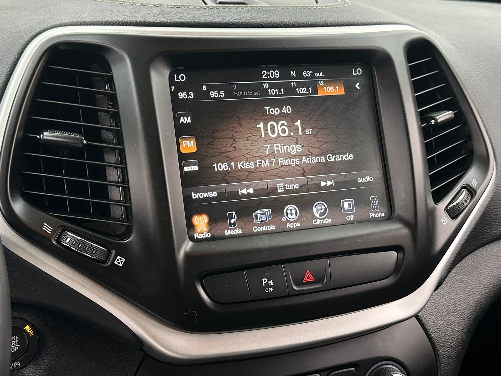 Thumbnail: 2018 Jeep Cherokee - 4