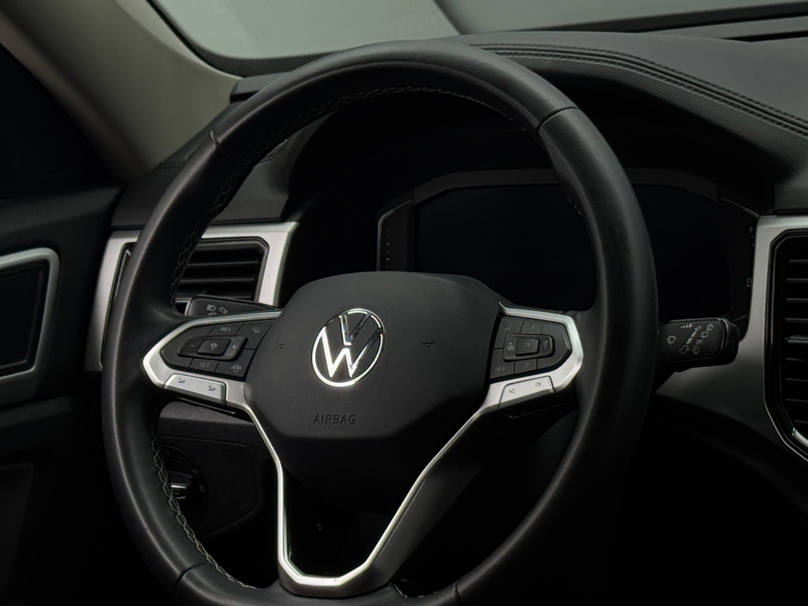 Thumbnail: 2023 Volkswagen Atlas - 4