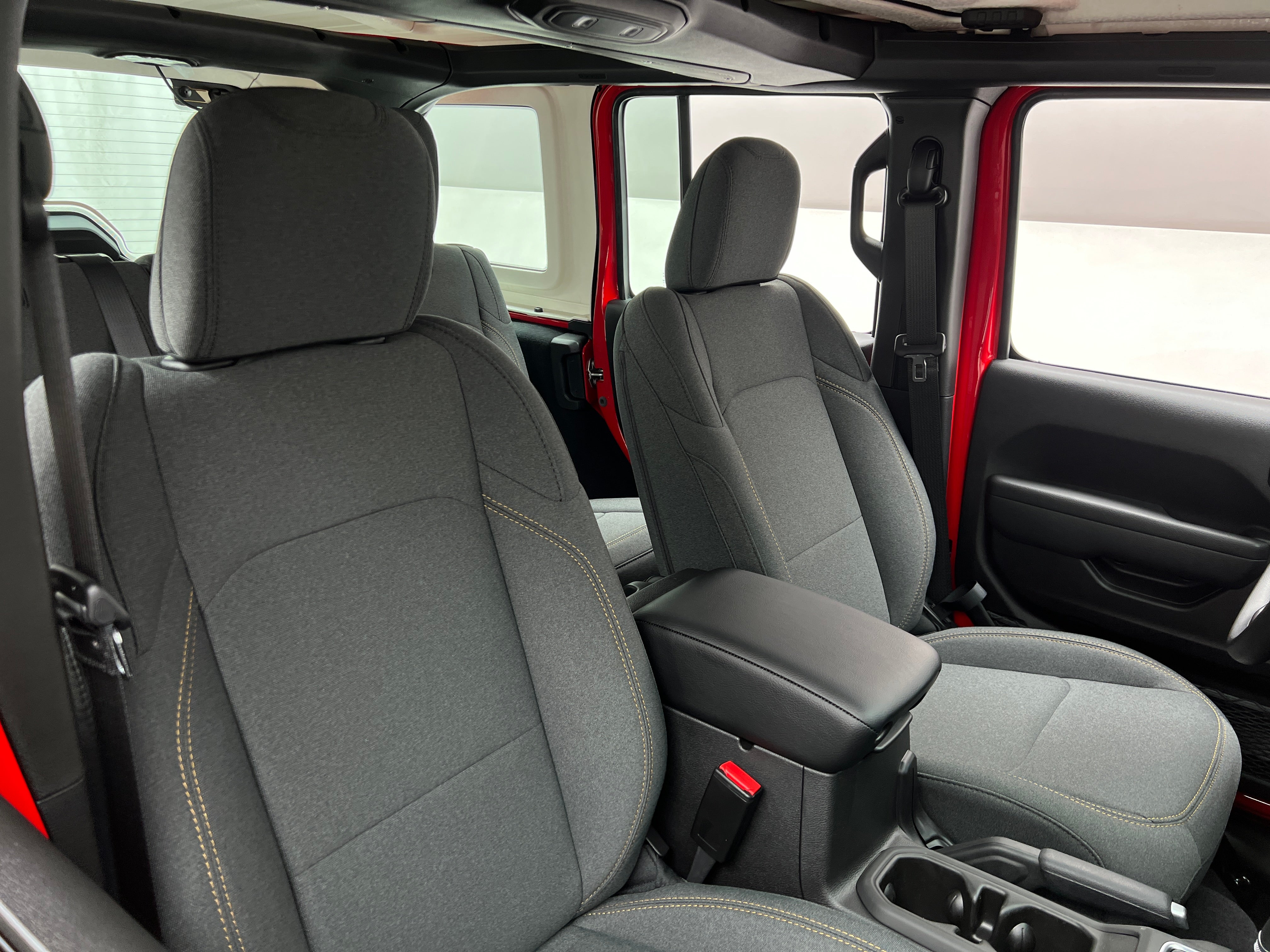 2026 Jeep Wrangler Sport's photo