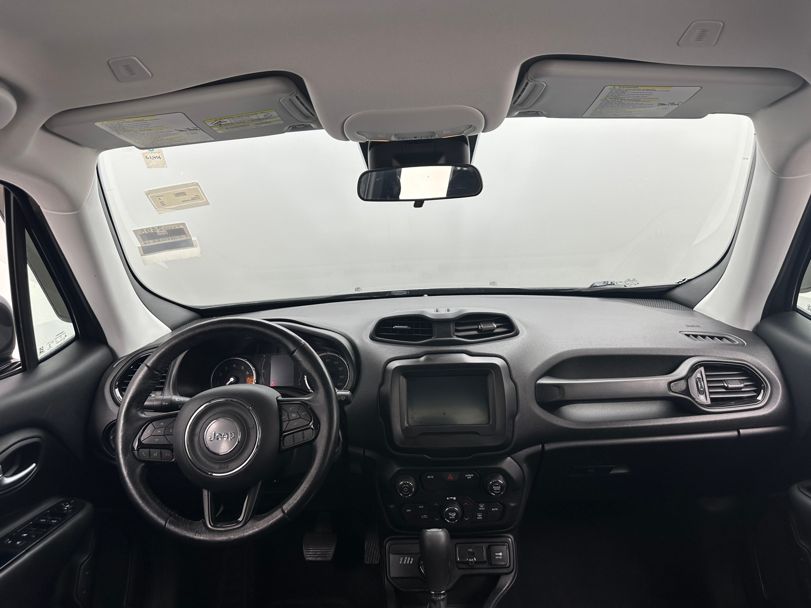 Thumbnail: 2018 Jeep Renegade - 3