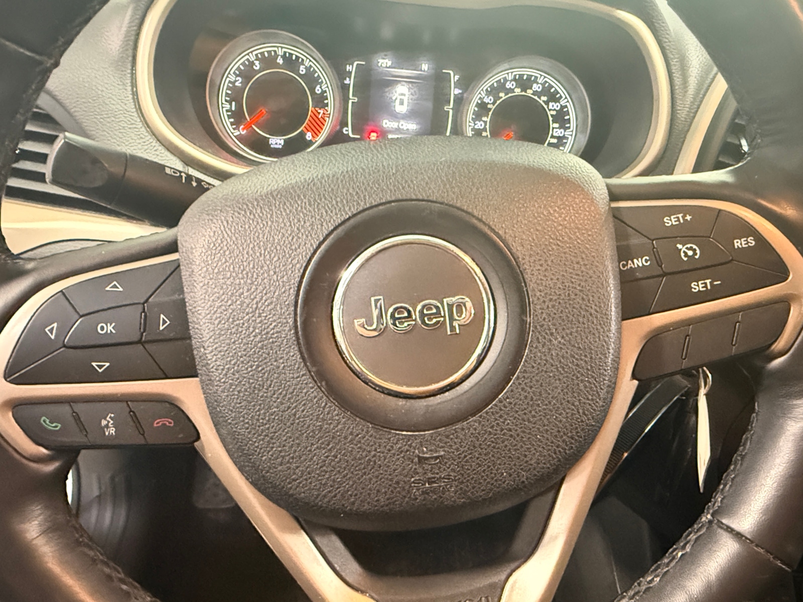 Thumbnail: 2015 Jeep Cherokee - 5