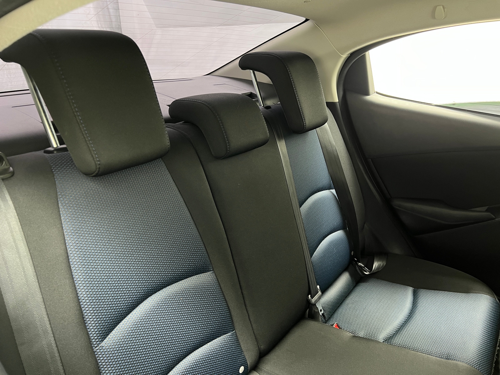 Thumbnail: 2018 Toyota Yaris iA - 6