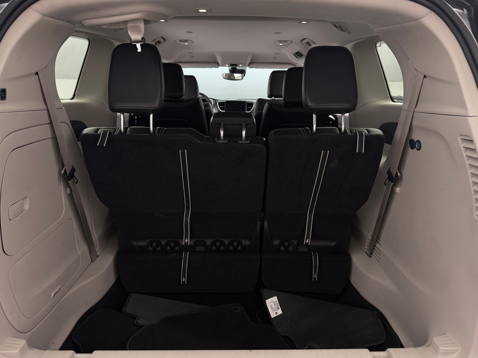 Thumbnail: 2024 Chrysler Pacifica - 6