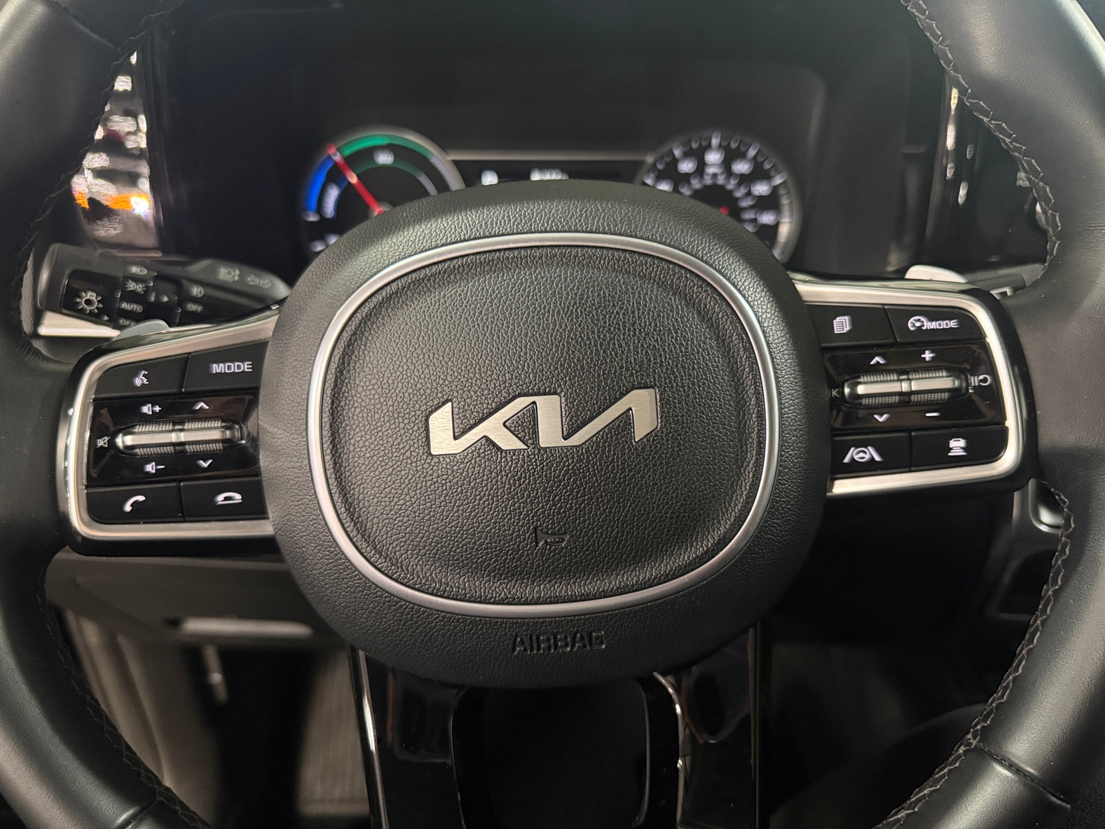 Thumbnail: 2023 Kia Sorento - 4