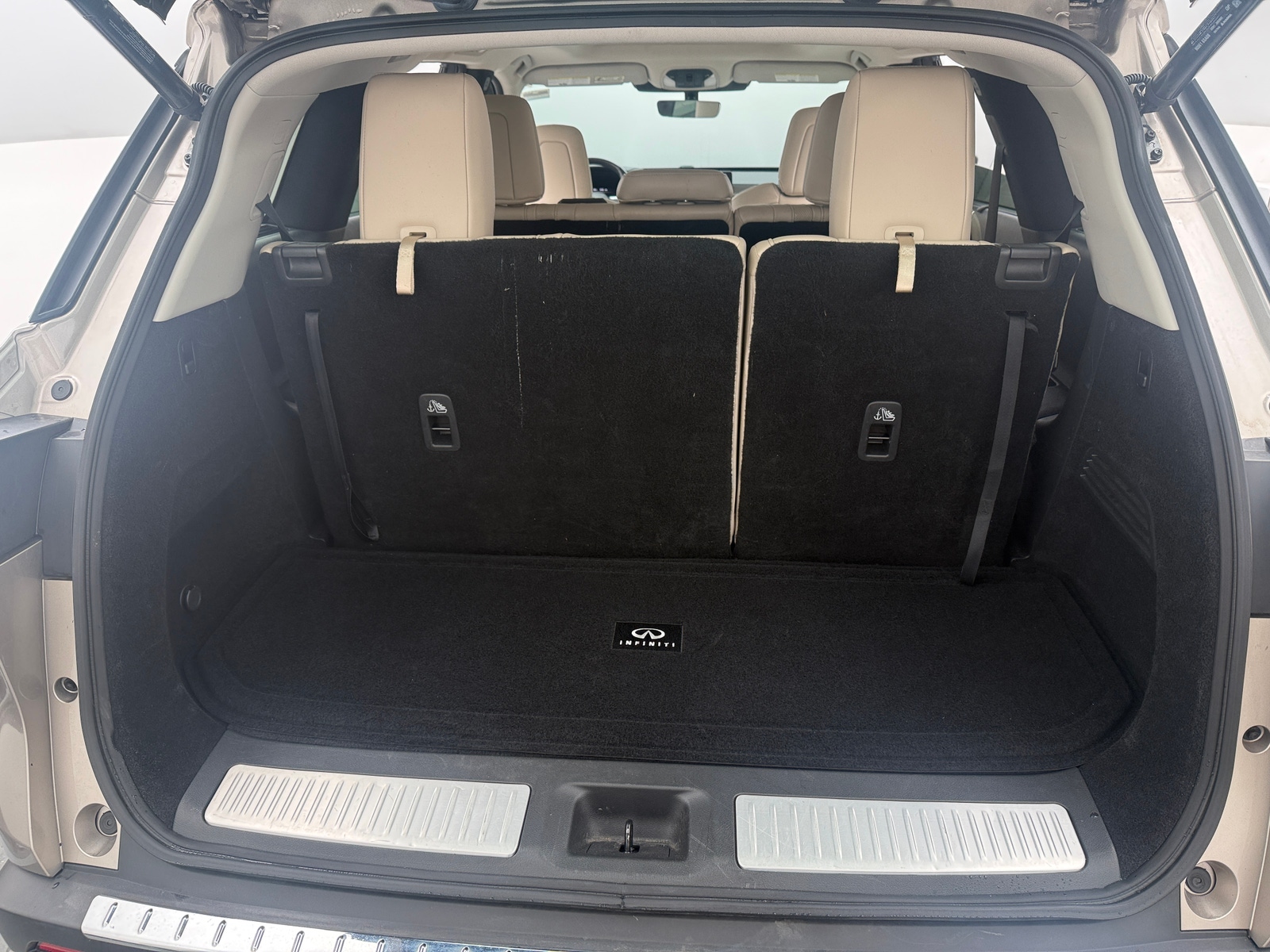 Thumbnail: 2023 INFINITI QX60 - 6
