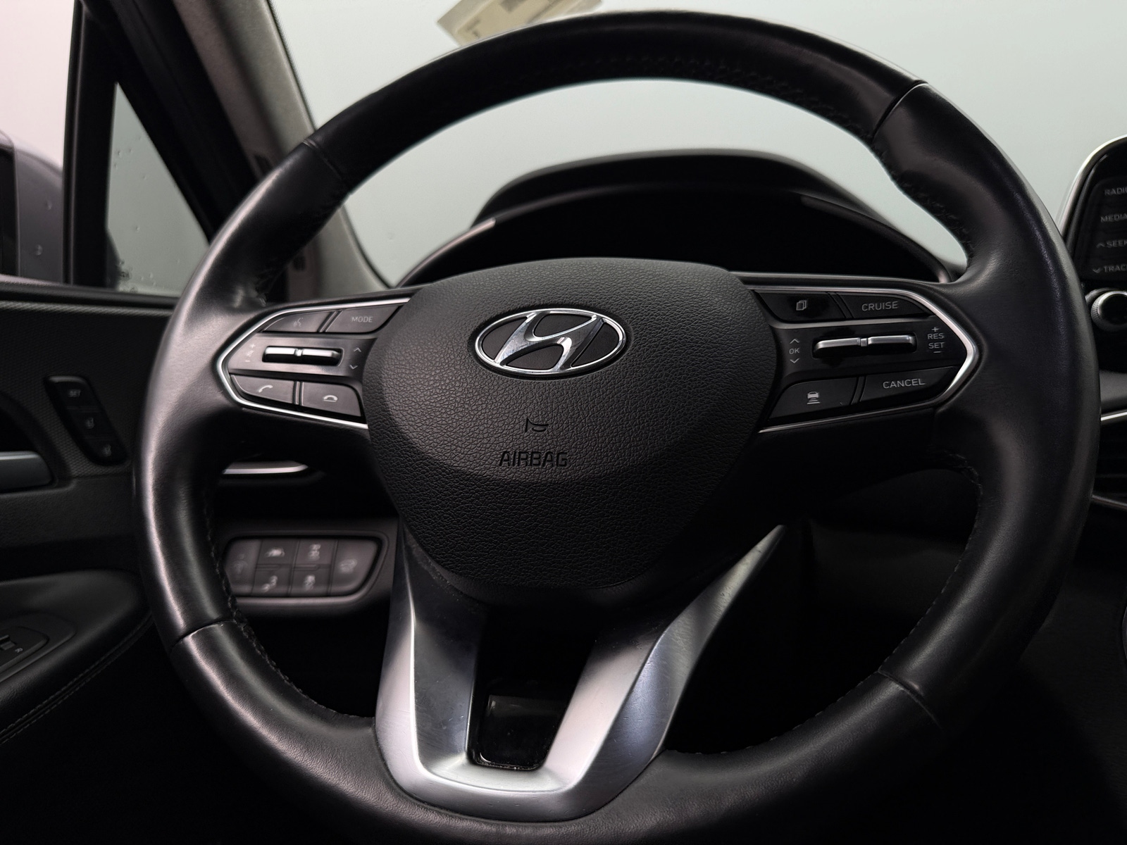 Thumbnail: 2019 Hyundai Santa Fe - 4