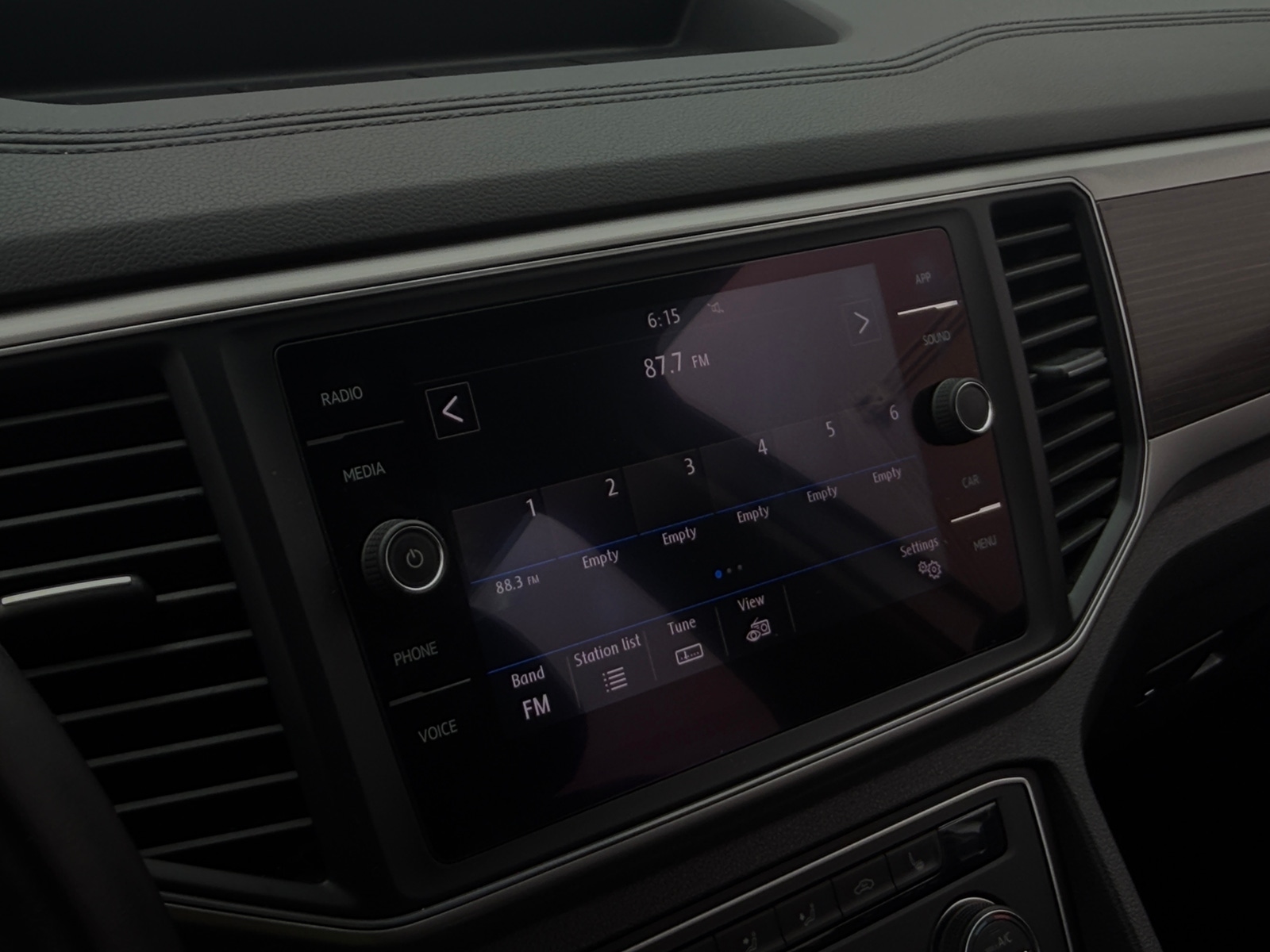 Thumbnail: 2019 Volkswagen Atlas - 3