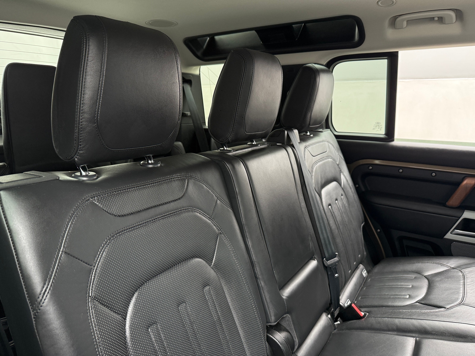 Thumbnail: 2020 Land Rover Defender - 5