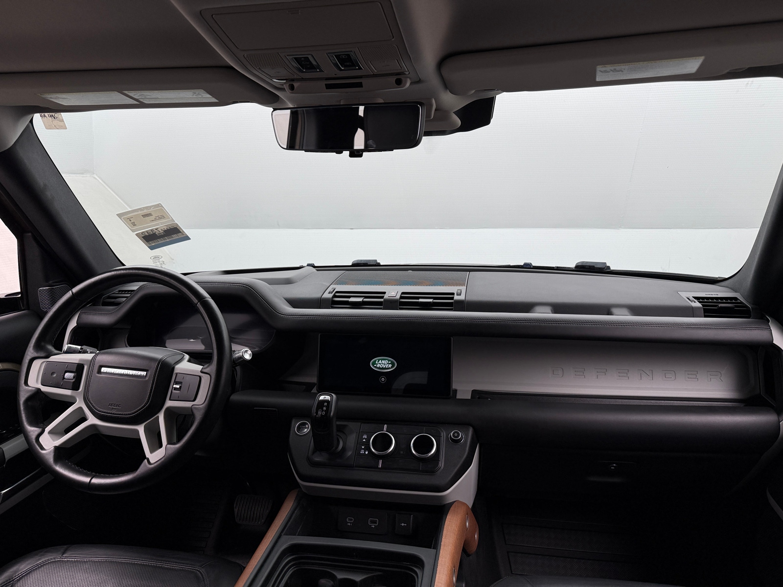 Thumbnail: 2020 Land Rover Defender - 2
