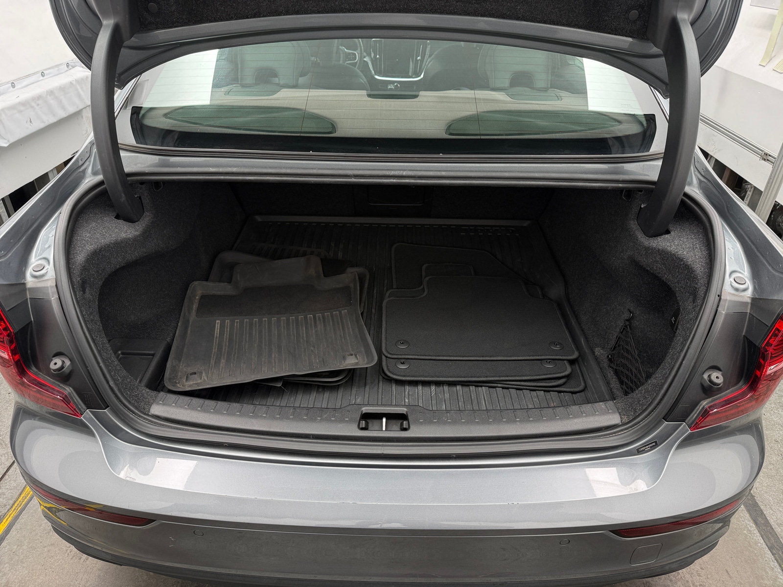 Thumbnail: 2019 Volvo S60 - 6