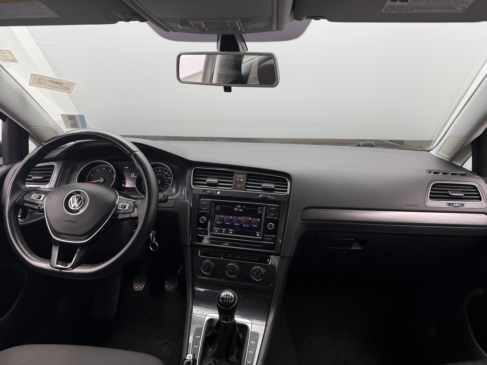 Thumbnail: 2019 Volkswagen Golf - 3