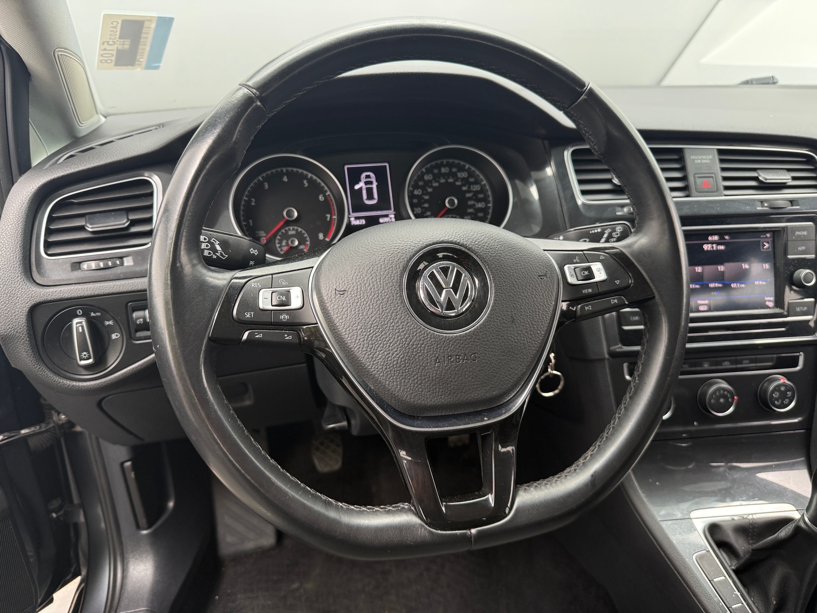 Thumbnail: 2019 Volkswagen Golf - 5