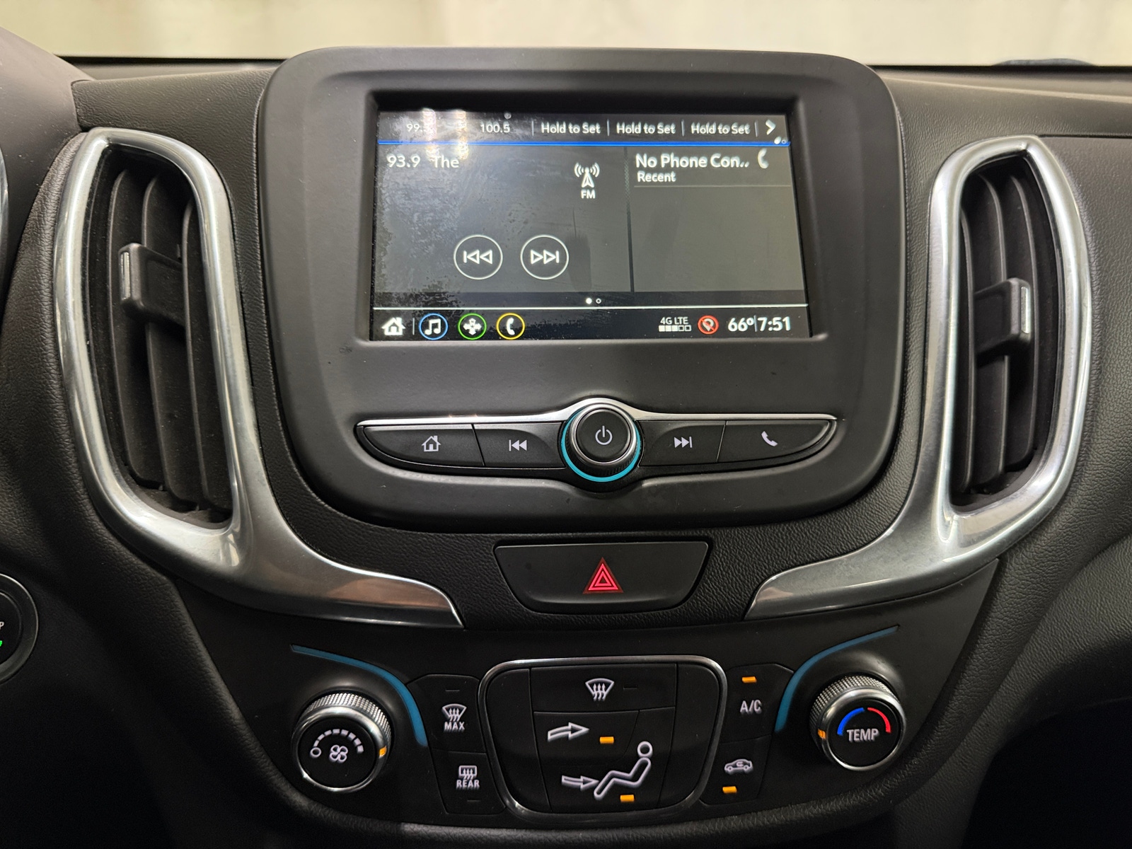 Thumbnail: 2019 Chevrolet Equinox - 4
