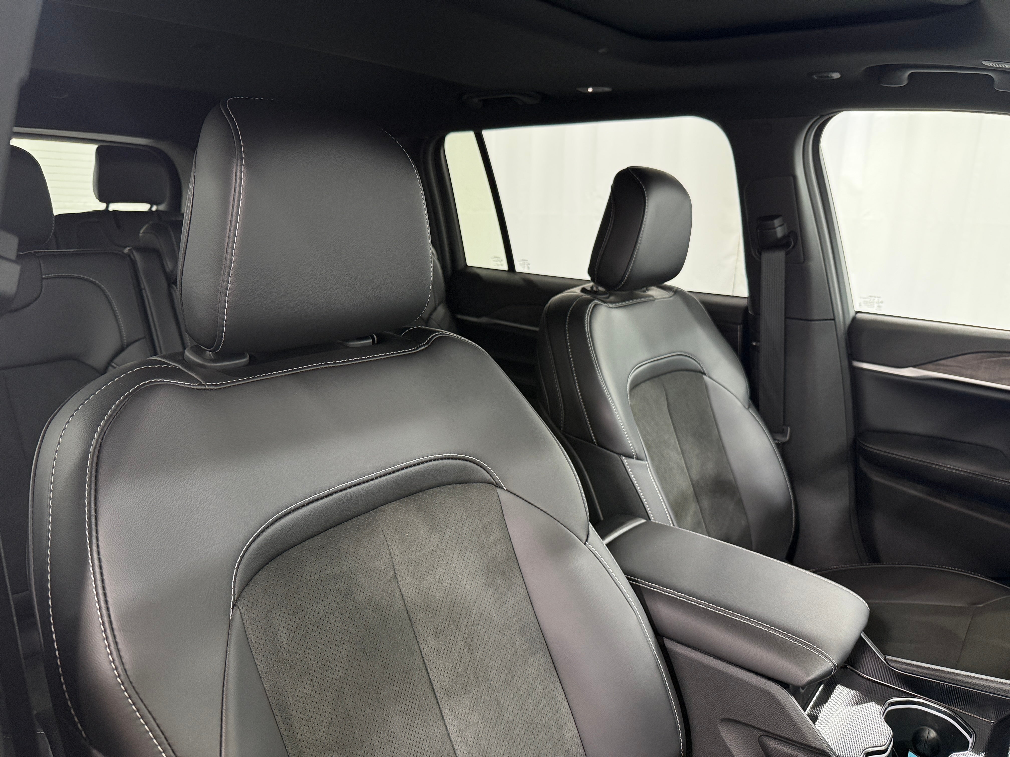 2026 Jeep Grand Cherokee L Laredo Altitude 4x4's photo