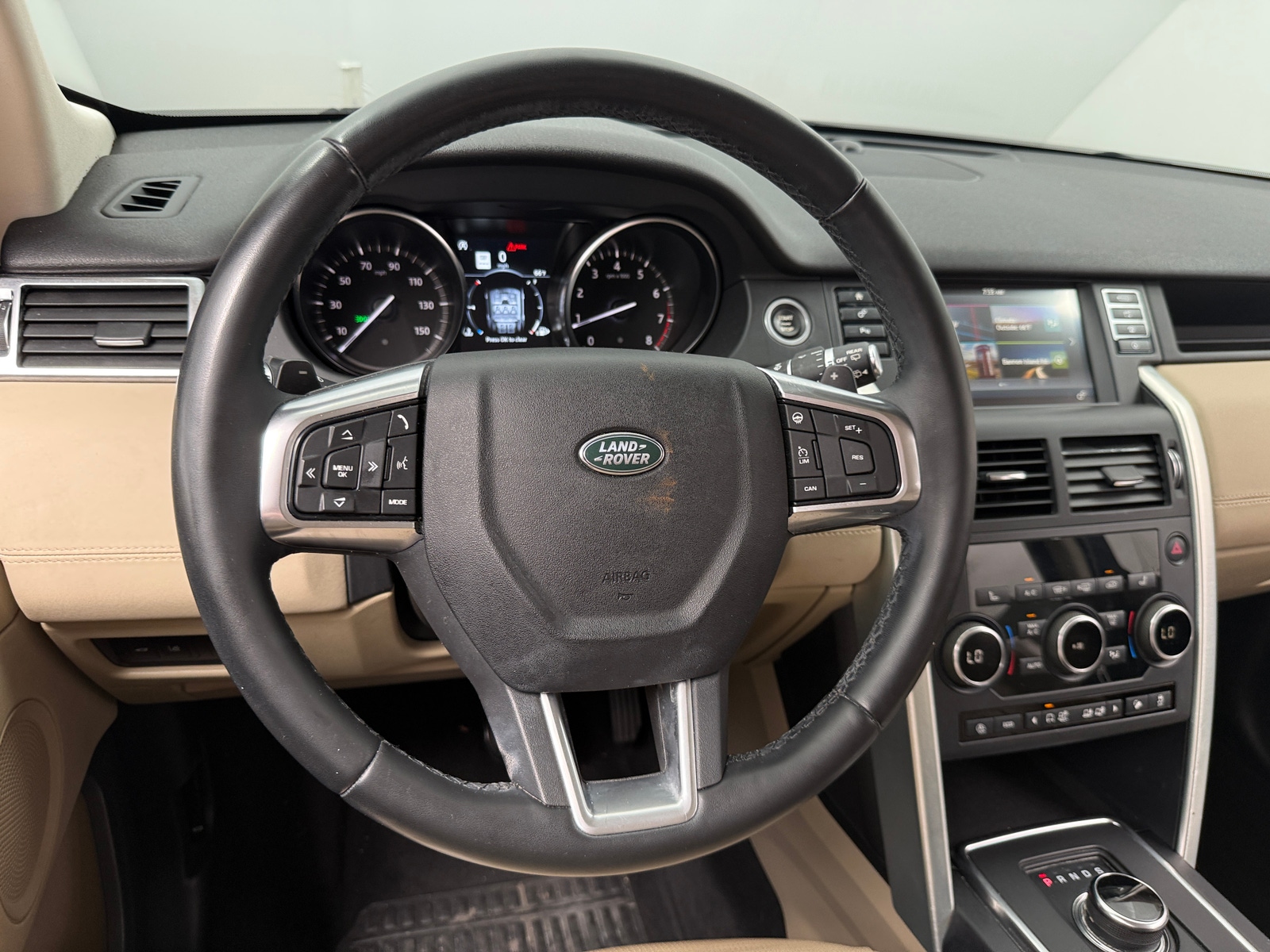 Thumbnail: 2019 Land Rover Discovery Sport - 4
