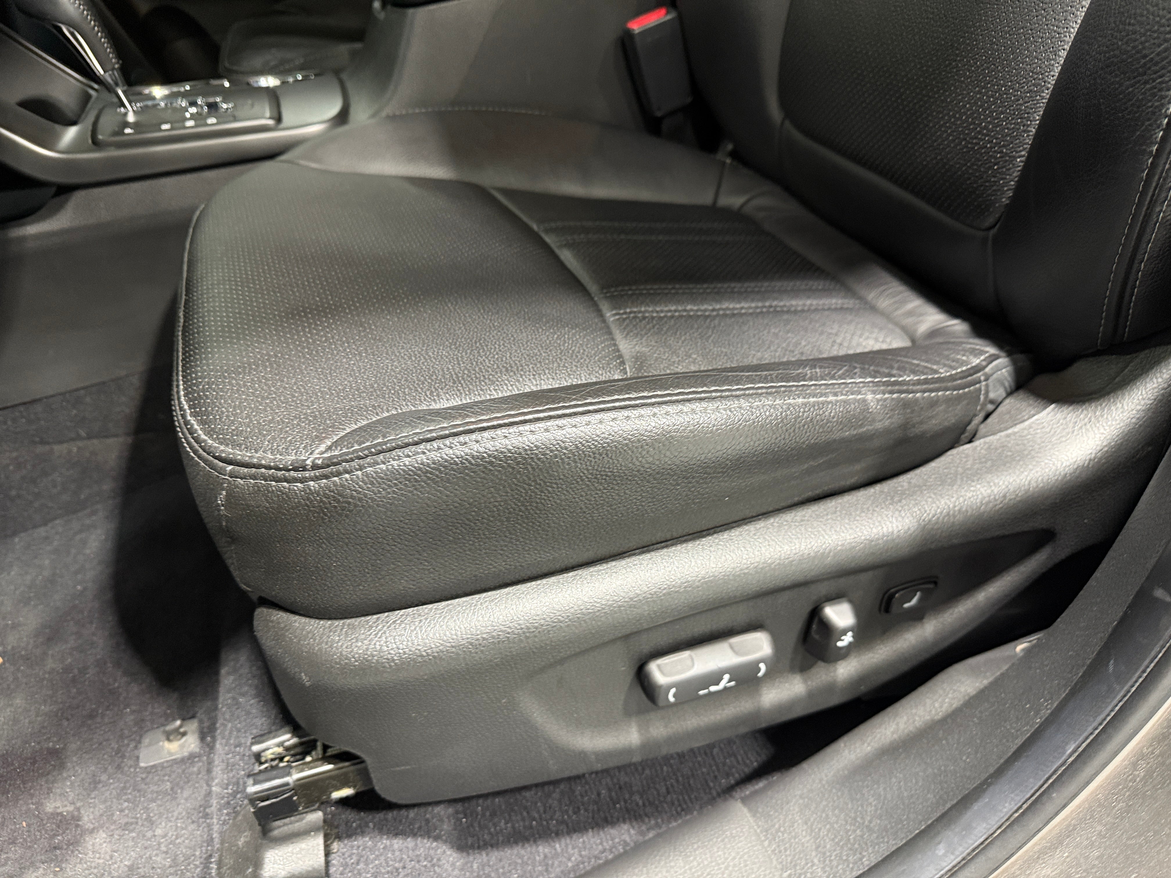 Used 2013 Kia Sorento EX with VIN 5XYKUDA24DG364457 for sale in Auburn, WA