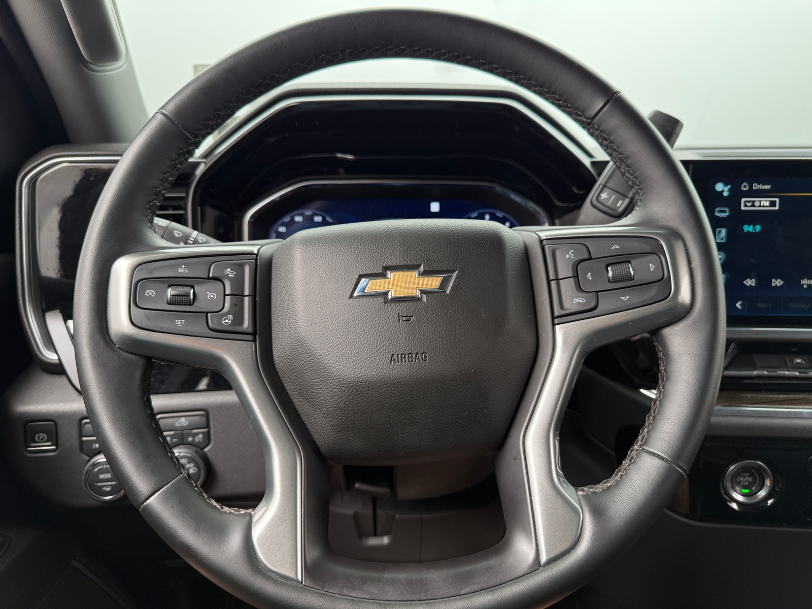 Thumbnail: 2023 Chevrolet Silverado 1500 - 5