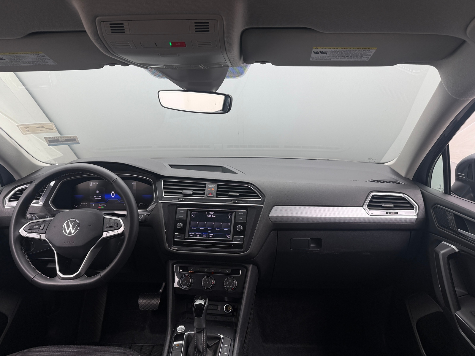 Thumbnail: 2024 Volkswagen Tiguan - 3