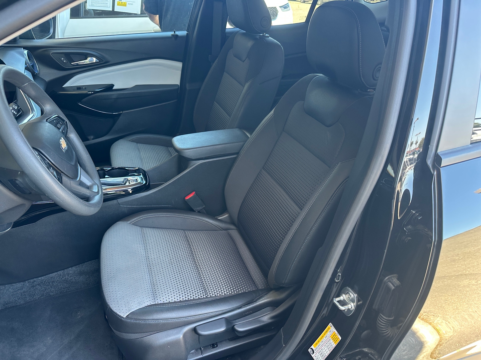 Thumbnail: 2025 Chevrolet Trax - 2